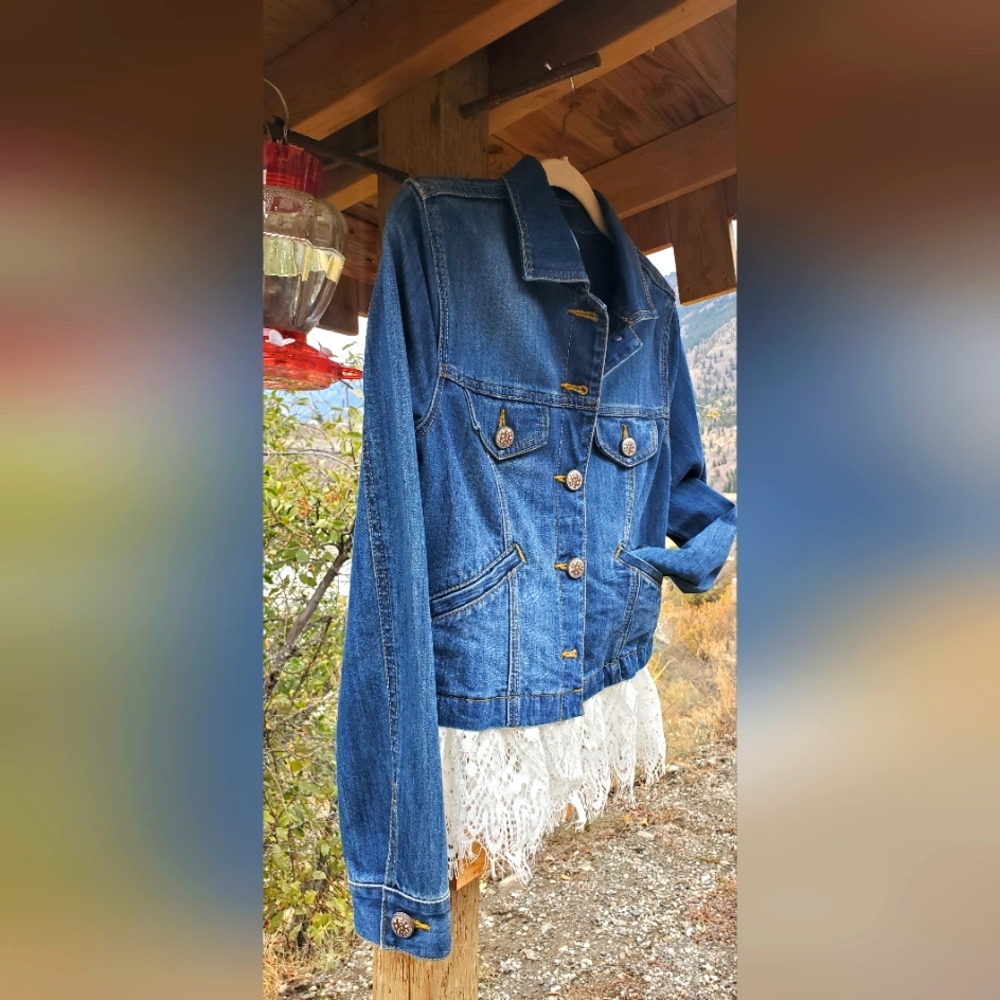 Cabi Dakota Jean Jacket - Size Small